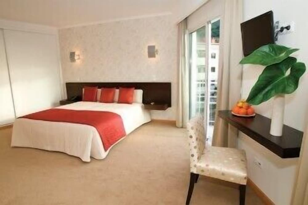 Hotel White Waters — Hotel rooms in Machico, Madeira