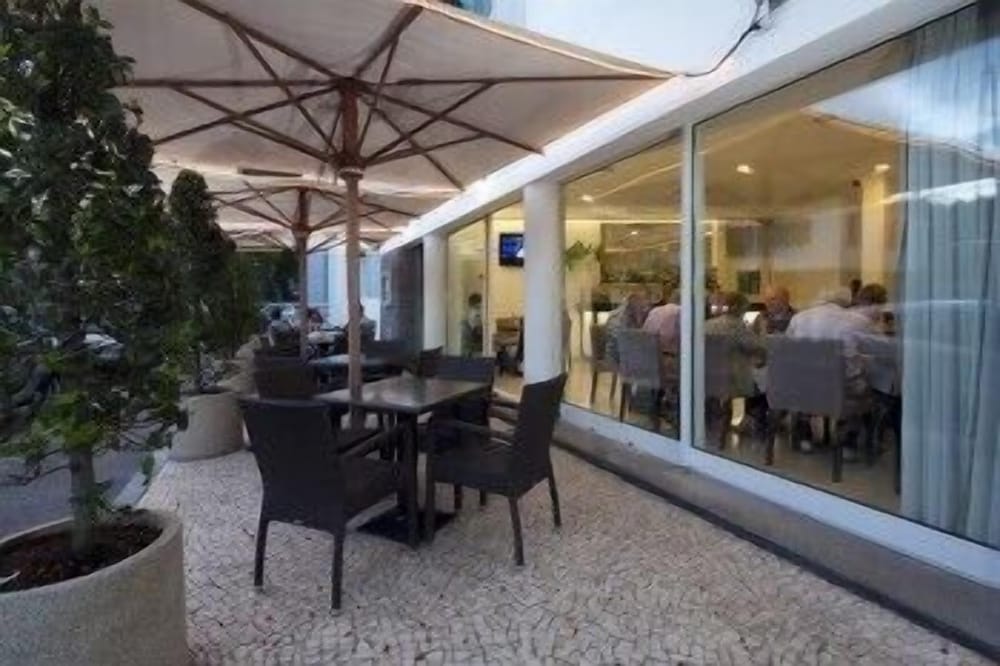 Hotel White Waters — Restaurant & bars in Machico, Madeira