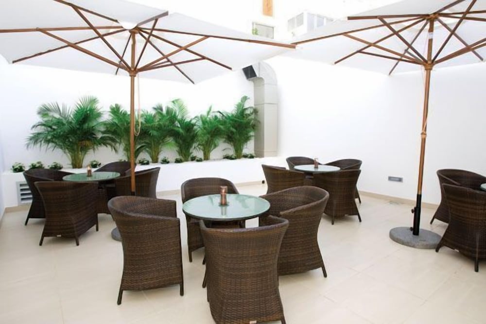 Hotel White Waters — Restaurant & bars in Machico, Madeira