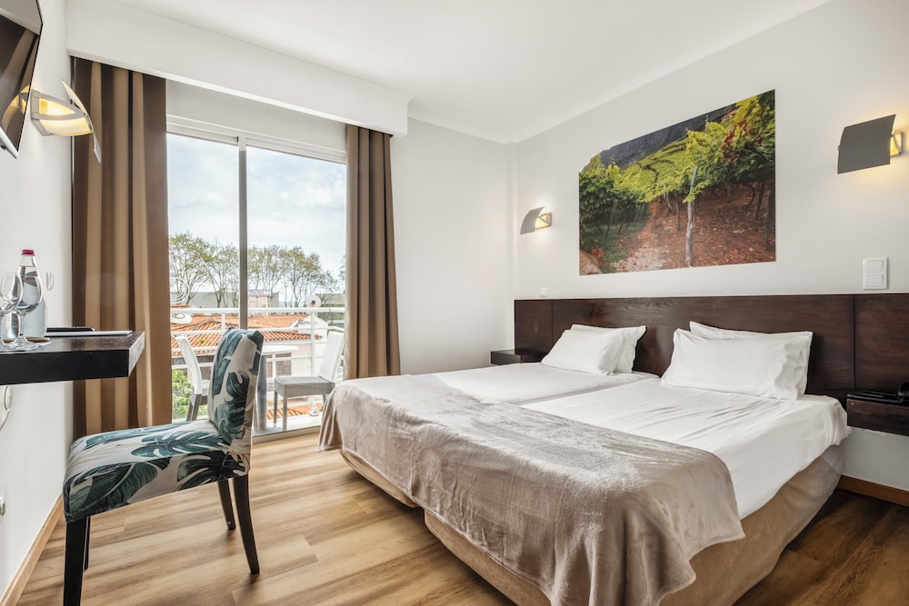 Hotel White Waters — Hotel rooms in Machico, Madeira