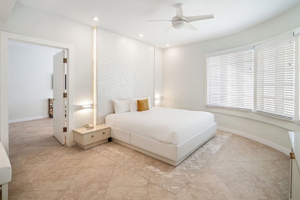 Cardozo Hotel South Beach — Hotel rooms in Miami, Florida