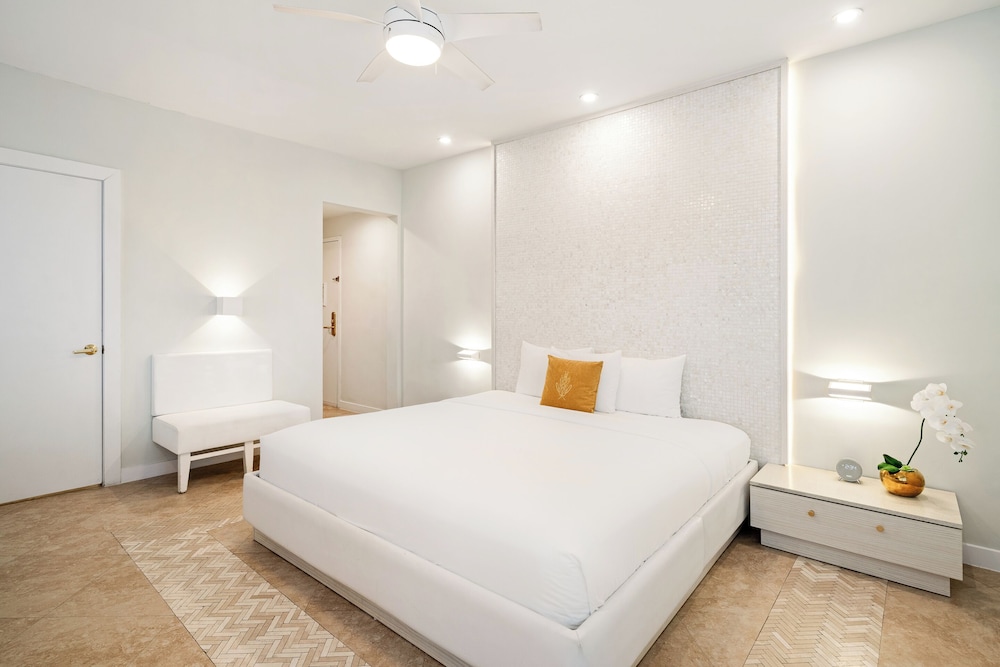 Cardozo Hotel South Beach — Hotel rooms in Miami, Florida