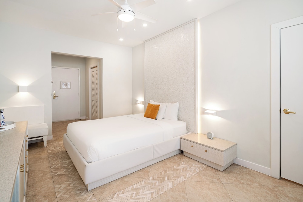 Cardozo Hotel South Beach — Hotel rooms in Miami, Florida