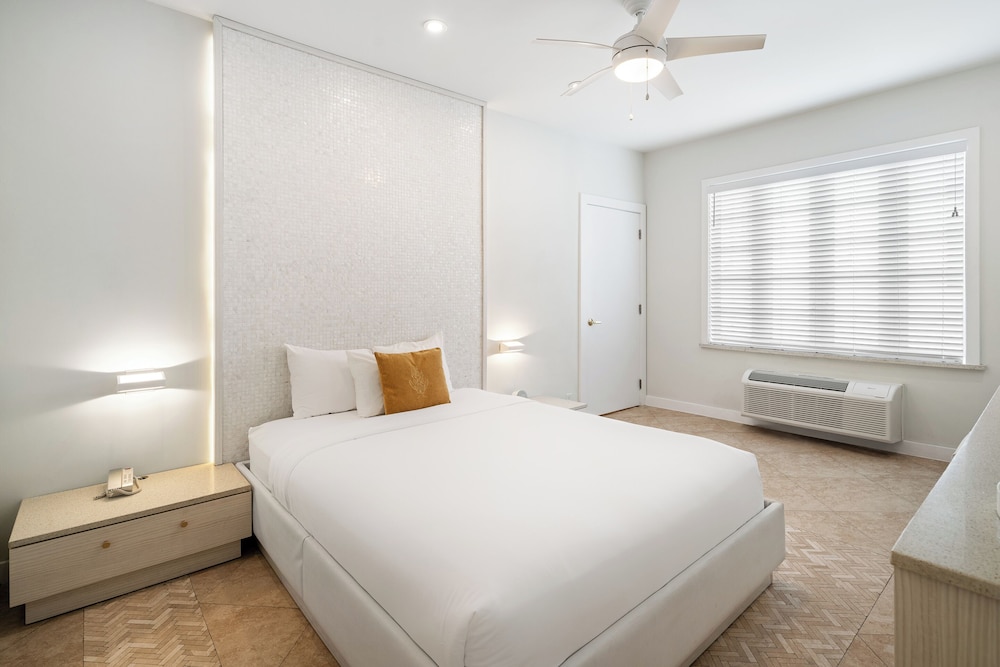 Cardozo Hotel South Beach — Hotel rooms in Miami, Florida