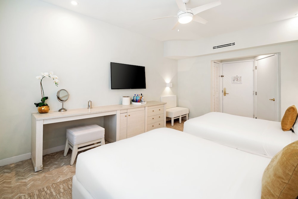 Cardozo Hotel South Beach — Hotel rooms in Miami, Florida