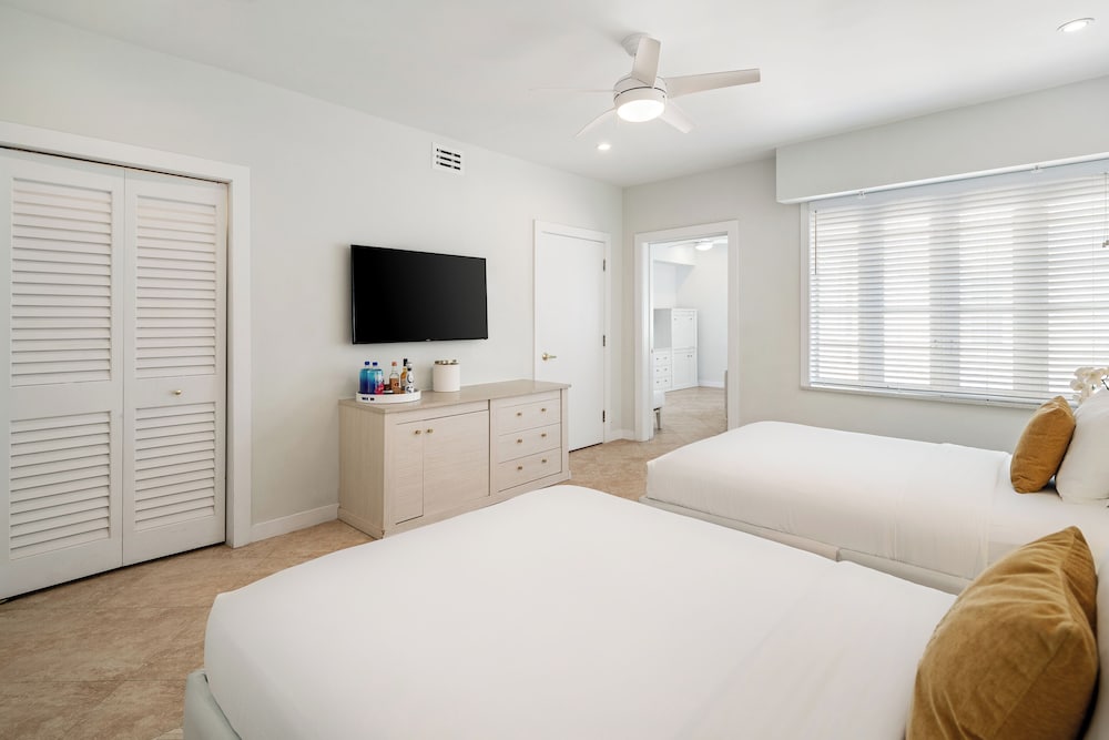 Cardozo Hotel South Beach — Hotel rooms in Miami, Florida
