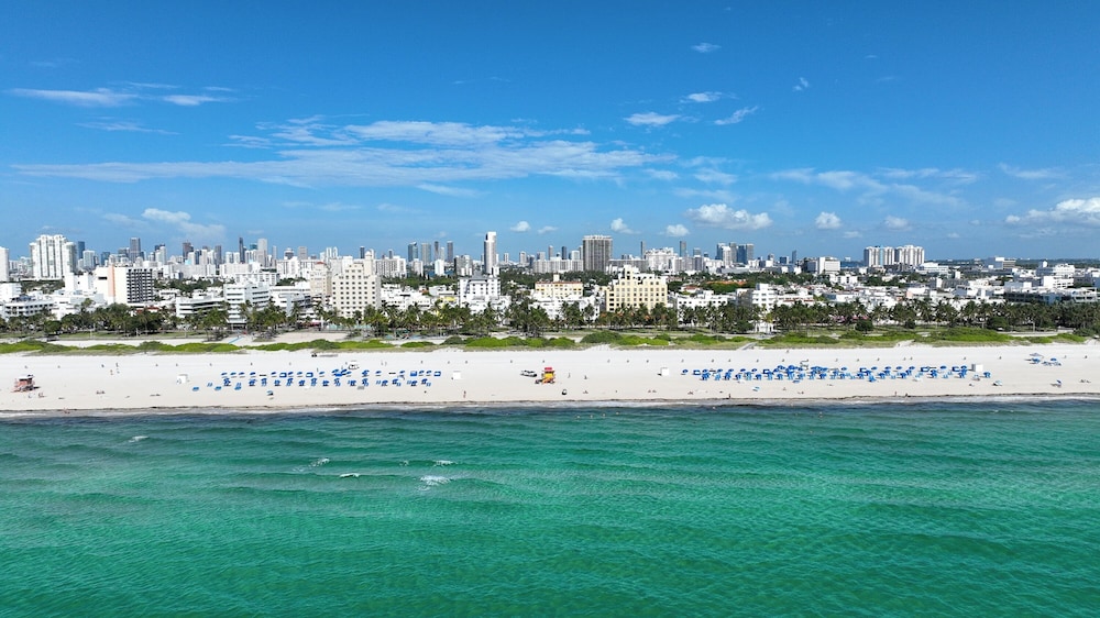 Cardozo Hotel South Beach — Beach in Miami, Florida