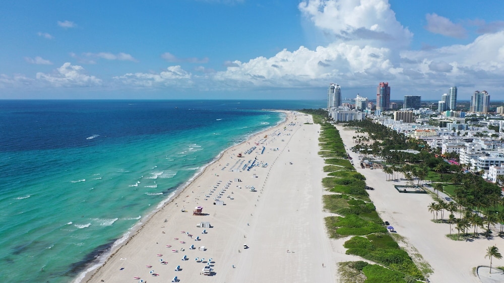 Cardozo Hotel South Beach — Beach in Miami, Florida