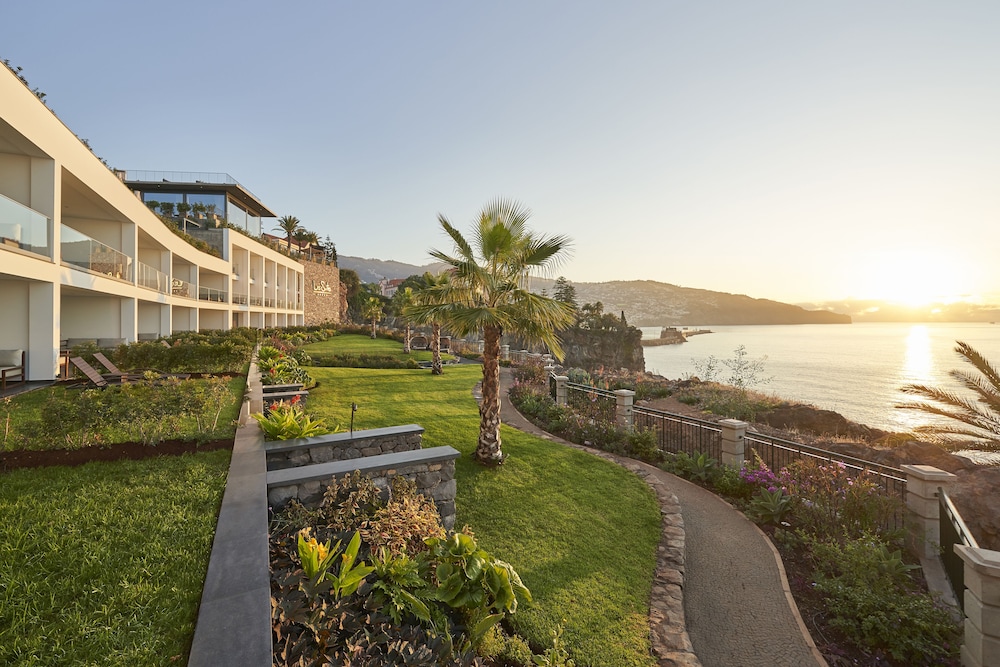 Les Suites at The Cliff Bay, by PortoBay — Hotel building in Funchal, Madeira