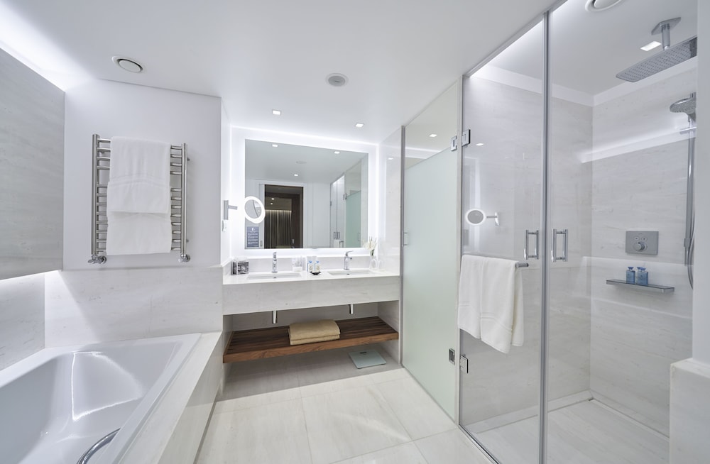 Les Suites at The Cliff Bay, by PortoBay — Hotel rooms in Funchal, Madeira