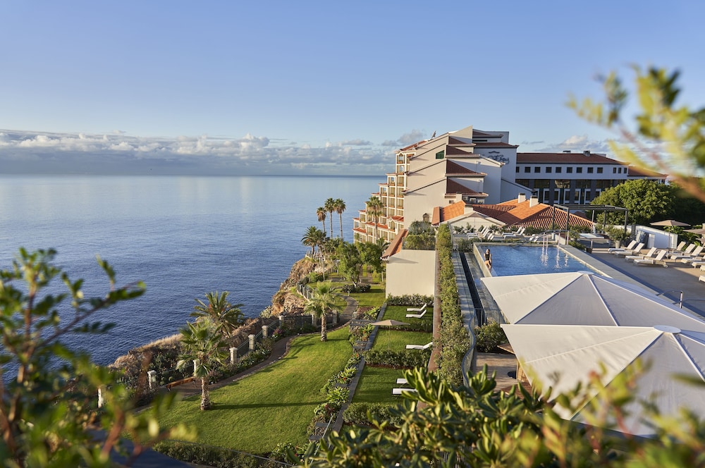 Les Suites at The Cliff Bay, by PortoBay — Hotel building in Funchal, Madeira