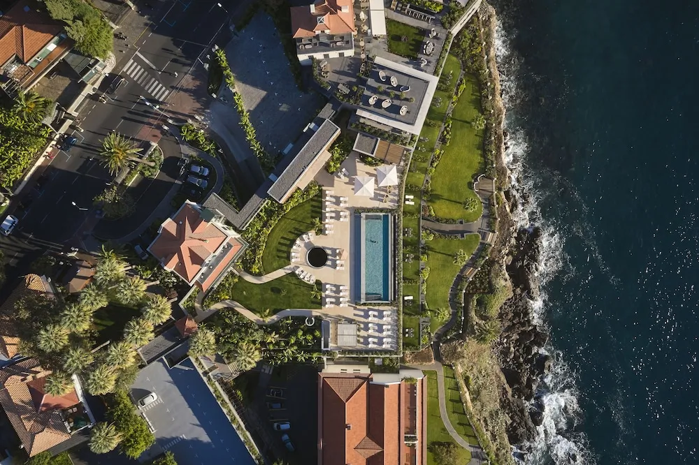 Les Suites at The Cliff Bay, by PortoBay
