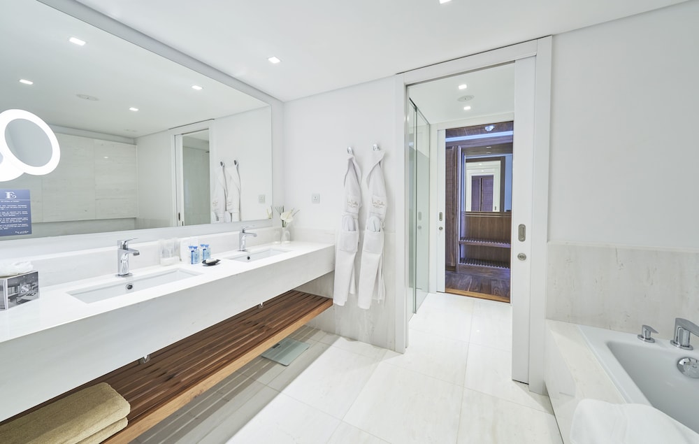 Les Suites at The Cliff Bay, by PortoBay — Hotel rooms in Funchal, Madeira