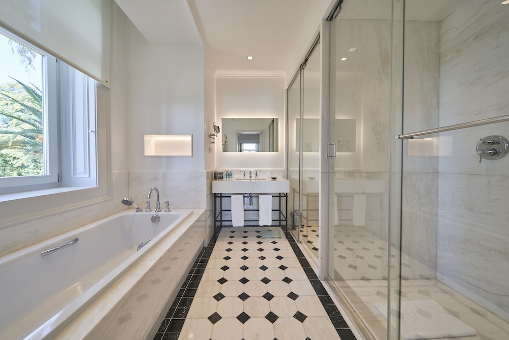 Les Suites at The Cliff Bay, by PortoBay — Hotel rooms in Funchal, Madeira