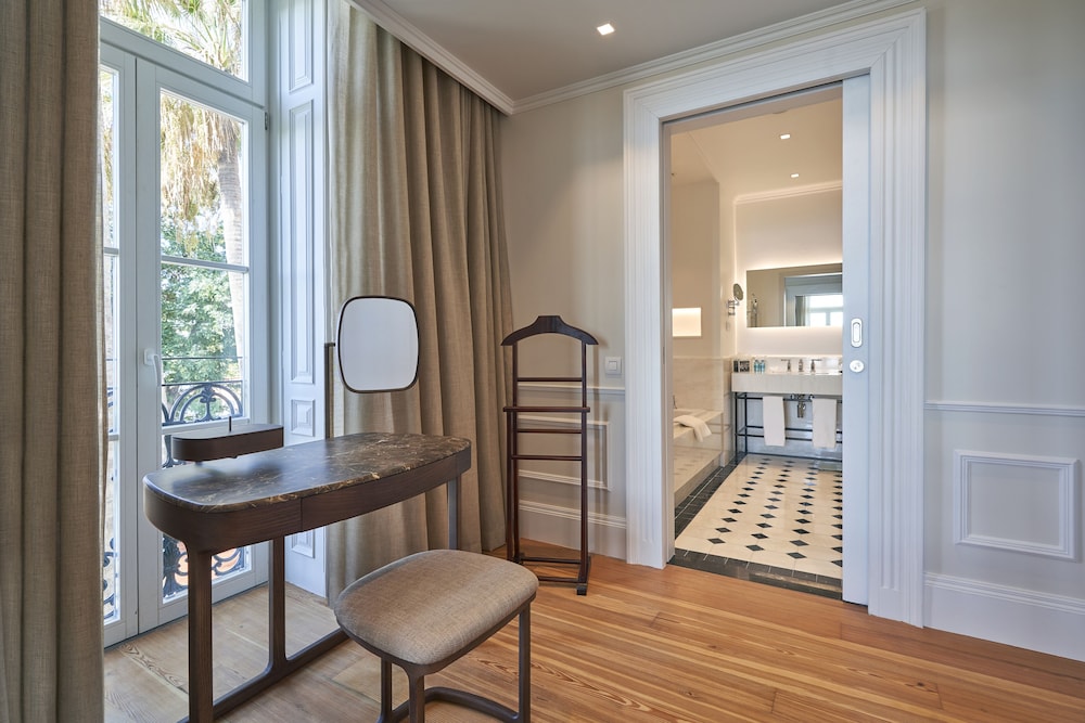 Les Suites at The Cliff Bay, by PortoBay — Hotel rooms in Funchal, Madeira