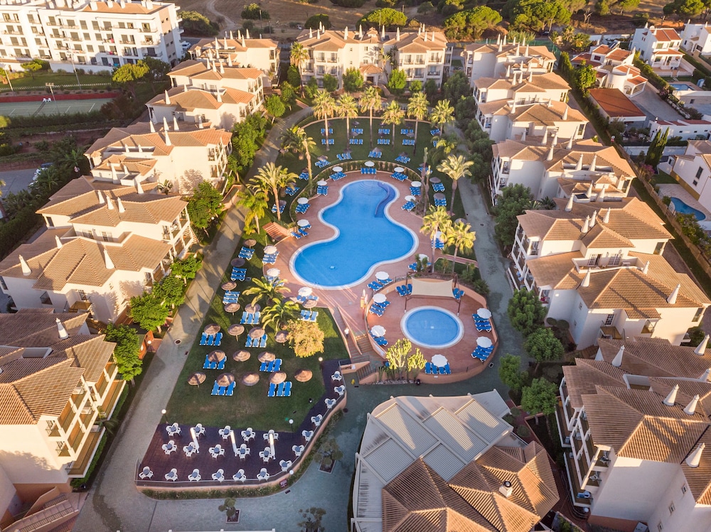 3HB Clube Humbria — Swimming pool in Albufeira, Faro