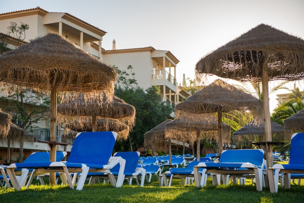 3HB Clube Humbria — Hotel building in Albufeira, Faro