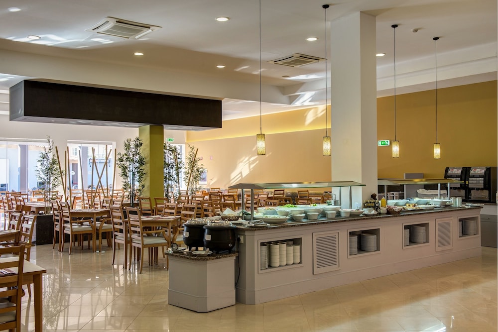 3HB Clube Humbria — Restaurant & bars in Albufeira, Faro
