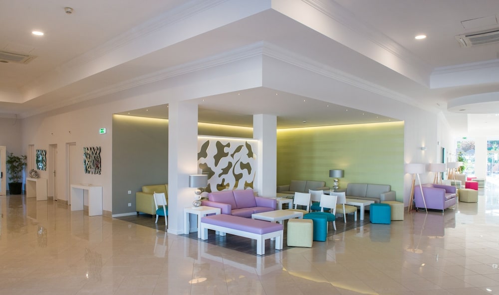 3HB Clube Humbria — Hotel building in Albufeira, Faro
