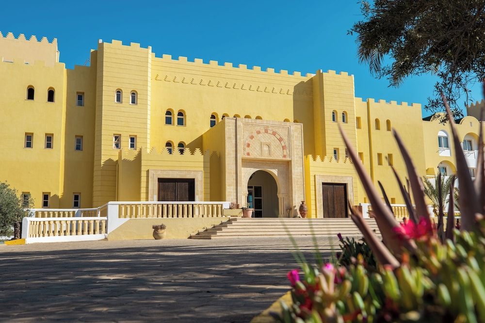 Djerba Castille- Family Only — Hotel building in Aghir, Medenine