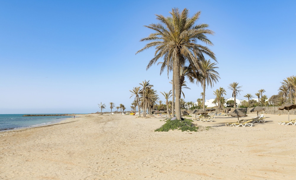 Djerba Castille- Family Only — Beach in Aghir, Medenine