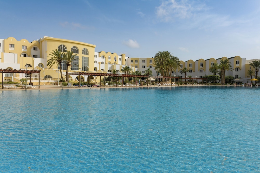 Djerba Castille- Family Only — Swimming pool in Aghir, Medenine