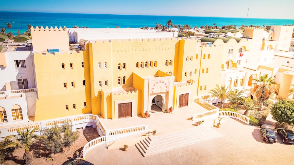 Djerba Castille- Family Only — Hotel building in Aghir, Medenine