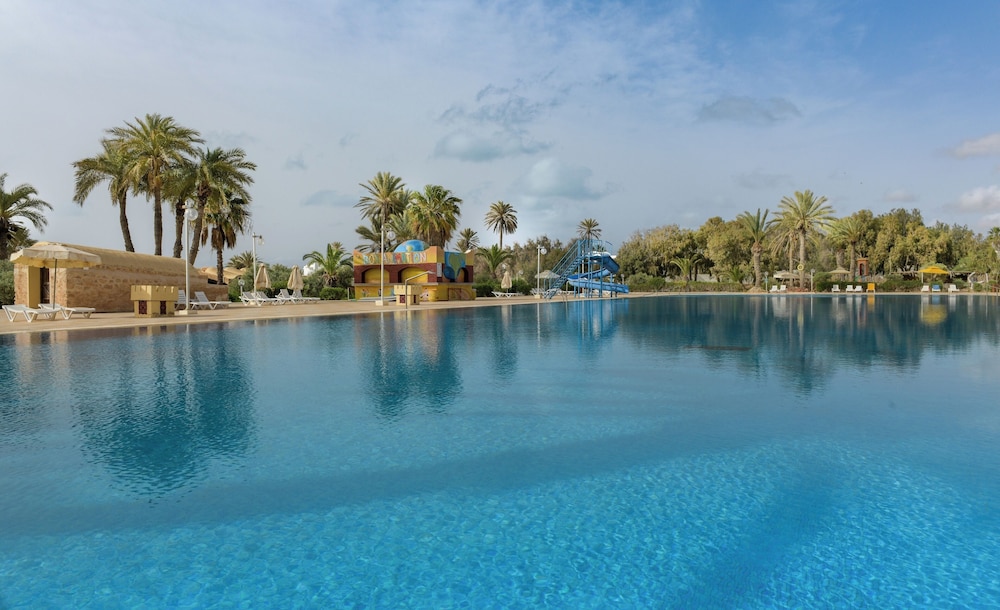 Djerba Castille- Family Only — Swimming pool in Aghir, Medenine