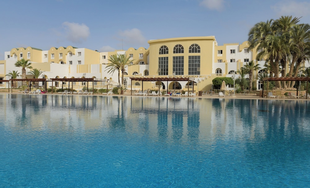 Djerba Castille- Family Only — Swimming pool in Aghir, Medenine