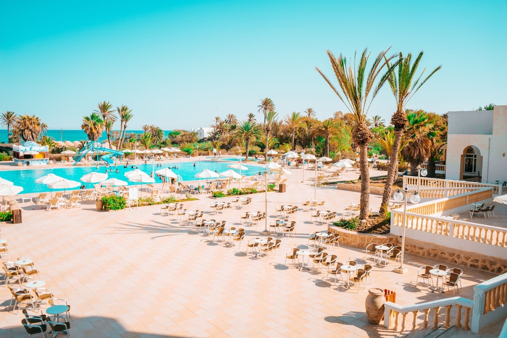 Djerba Castille- Family Only — Swimming pool in Aghir, Medenine