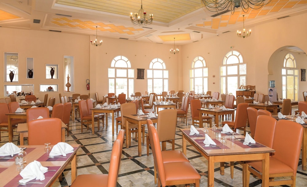 Djerba Castille- Family Only — Restaurant & bars in Aghir, Medenine