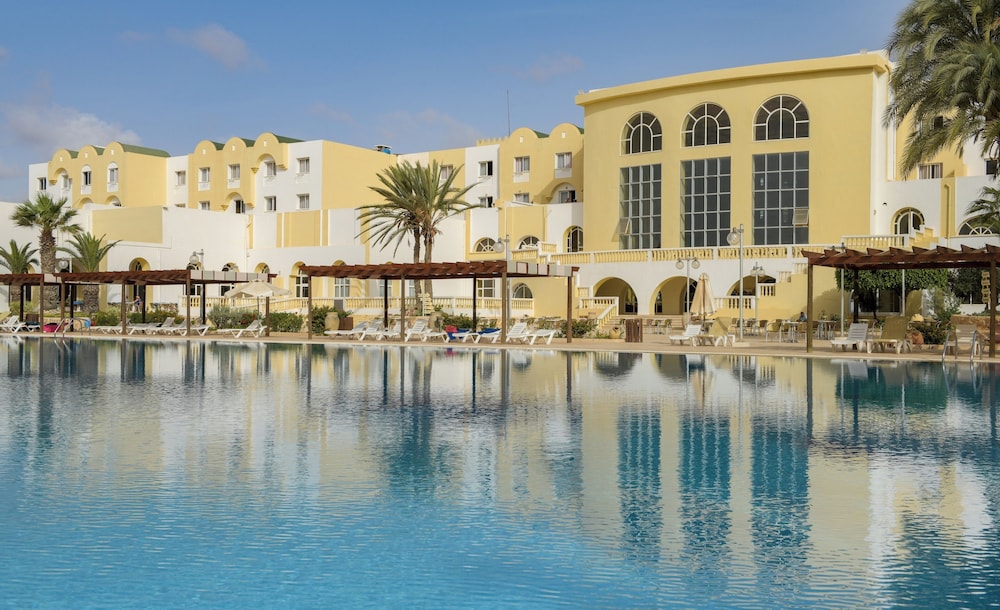 Djerba Castille- Family Only — Swimming pool in Aghir, Medenine
