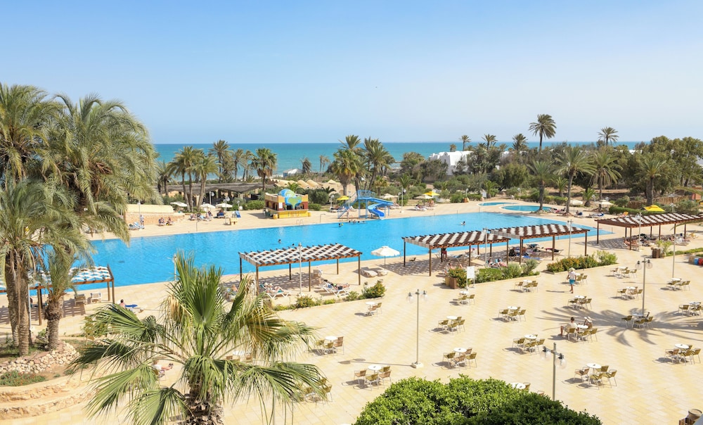 Djerba Castille- Family Only — Swimming pool in Aghir, Medenine