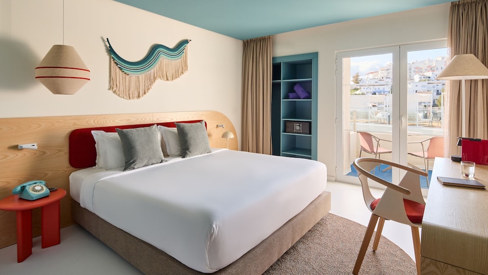 Hotel Indigo Albufeira by IHG — Hotel rooms in Albufeira, Faro