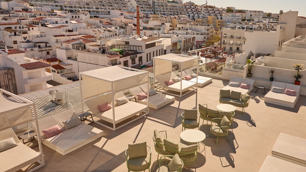 Hotel Indigo Albufeira by IHG — Hotel building in Albufeira, Faro