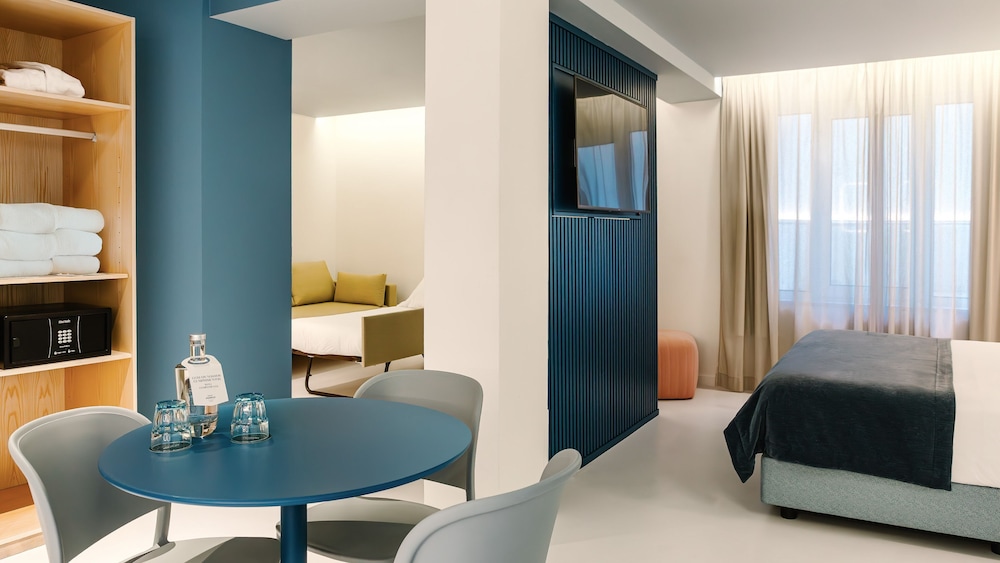 Hotel Indigo Albufeira by IHG — Hotel rooms in Albufeira, Faro