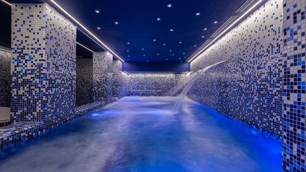 Hotel Indigo Albufeira by IHG — Spa in Albufeira, Faro