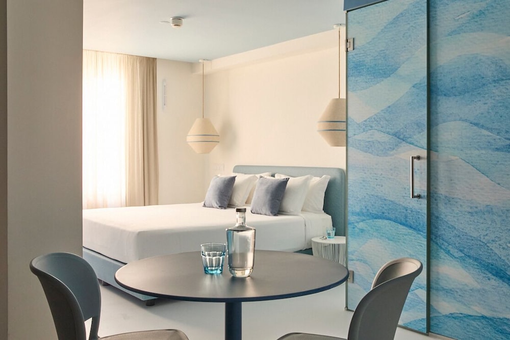 Hotel Indigo Albufeira by IHG — Hotel rooms in Albufeira, Faro