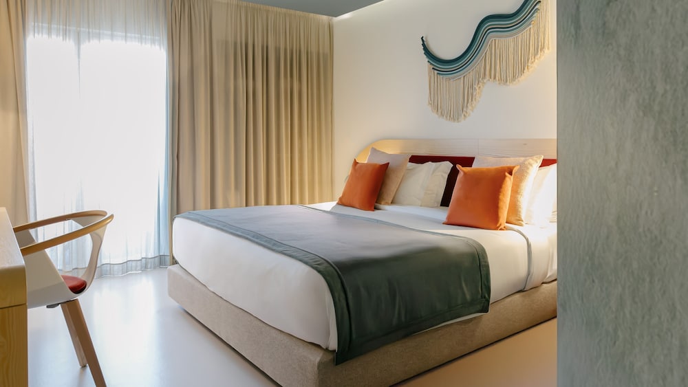 Hotel Indigo Albufeira by IHG — Hotel rooms in Albufeira, Faro