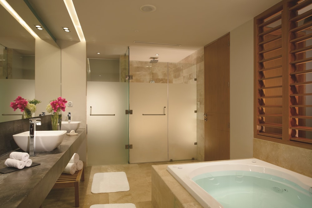Dreams Playa Mujeres Golf & Spa Resort - All Inclusive — Hotel rooms in Playa Mujeres, Quintana Roo