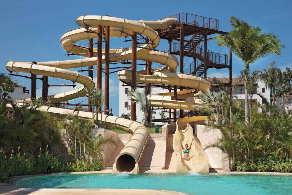 Dreams Playa Mujeres Golf & Spa Resort - All Inclusive — Swimming pool in Playa Mujeres, Quintana Roo