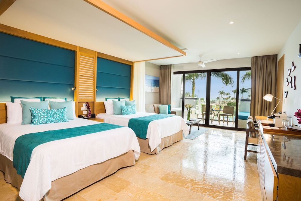 Dreams Playa Mujeres Golf & Spa Resort - All Inclusive — Hotel rooms in Playa Mujeres, Quintana Roo