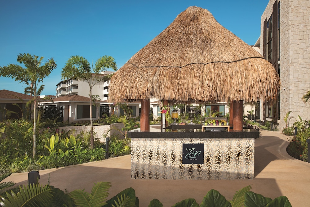 Dreams Playa Mujeres Golf & Spa Resort - All Inclusive — Restaurant & bars in Playa Mujeres, Quintana Roo