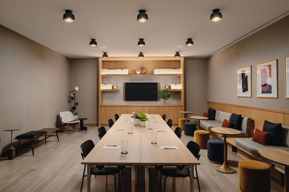 Arlo Midtown — Restaurant & bars in New York City, New York State