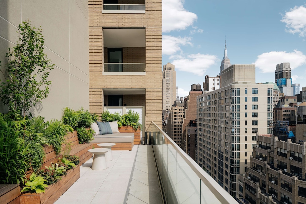 Arlo Midtown — Hotel building in New York City, New York State