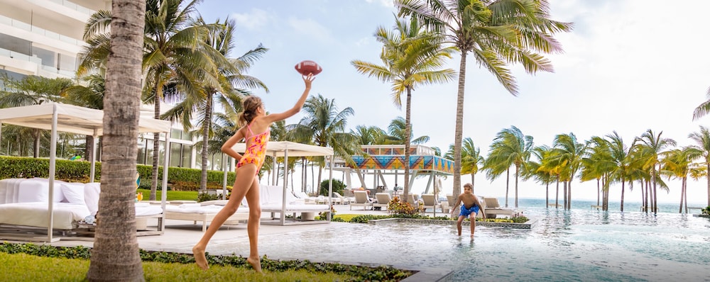 Garza Blanca Resort & Spa Cancun - All Inclusive — Swimming pool in Playa Mujeres, Quintana Roo