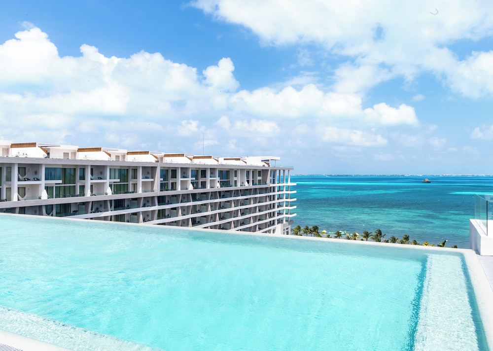Garza Blanca Resort & Spa Cancun - All Inclusive — Swimming pool in Playa Mujeres, Quintana Roo