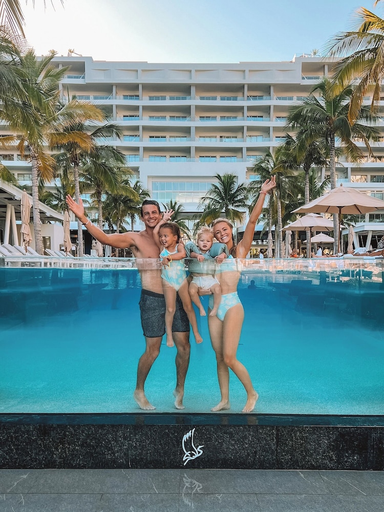 Garza Blanca Resort & Spa Cancun - All Inclusive — Swimming pool in Playa Mujeres, Quintana Roo