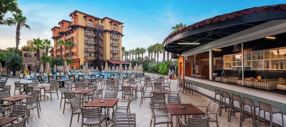 Villa Side Hotel — Restaurant & bars in Side