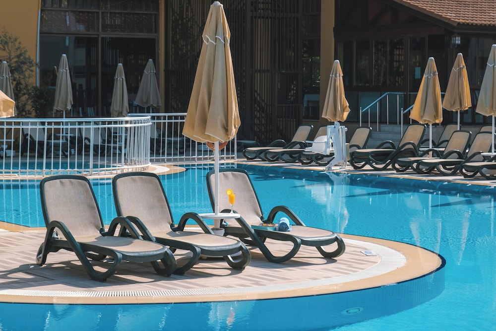 Villa Side Hotel — Swimming pool in Side
